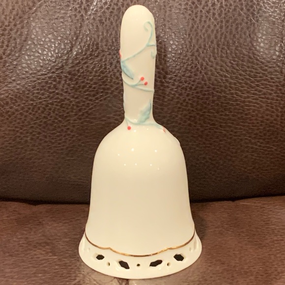 Thomas Kinkade Victorian Christmas IV Porcelain Christmas Bell - Picture 7 of 10